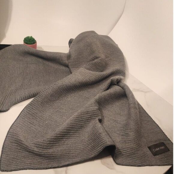 Calvin Klein Reversible Gray & Black Long Knit Scarf Wrap Shawl Soft 96” - Picture 5 of 10